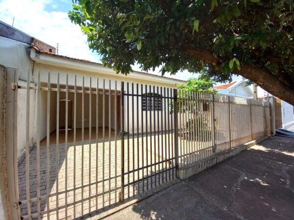 Vende-se casa com edícula no Parque Industrial $ 270.000,00