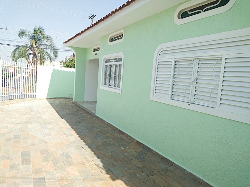 Vende-se ótima casa Jd. Vetorasso 3 dormitórios $ 400.000,00