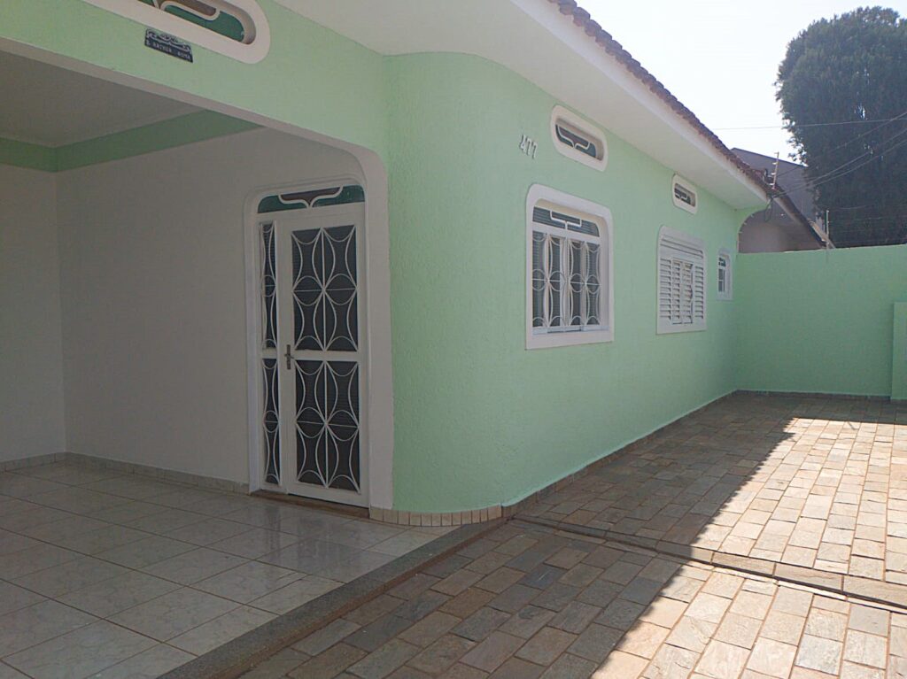 Vende-se ótima casa Jd. Vetorasso 3 dormitórios $ 400.000,00