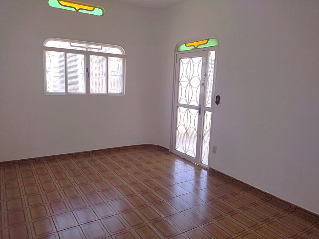 Vende-se ótima casa Jd. Vetorasso 3 dormitórios $ 400.000,00