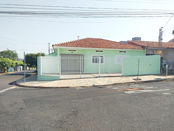 Vende-se ótima casa Jd. Vetorasso 3 dormitórios $ 400.000,00