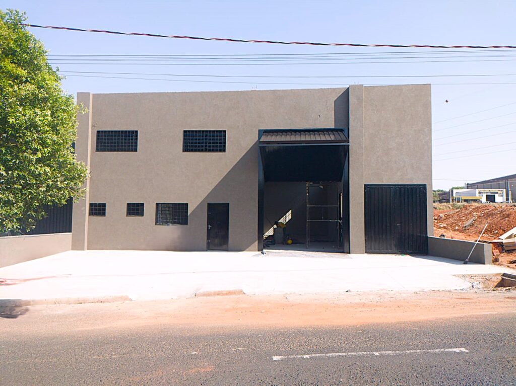 Vende-se para renda Salão $ 1.650.000,00 ou $ 8.500,00 aluguel