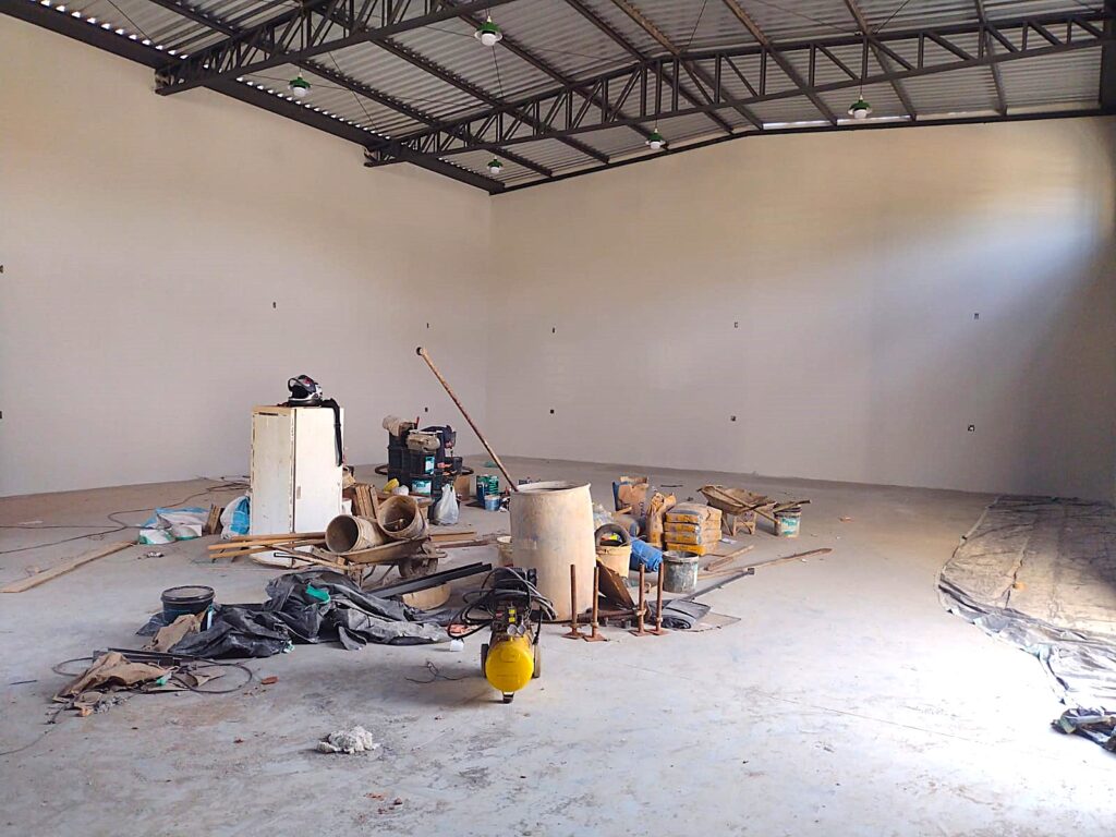 Vende-se para renda Salão $ 1.650.000,00 ou $ 8.500,00 aluguel