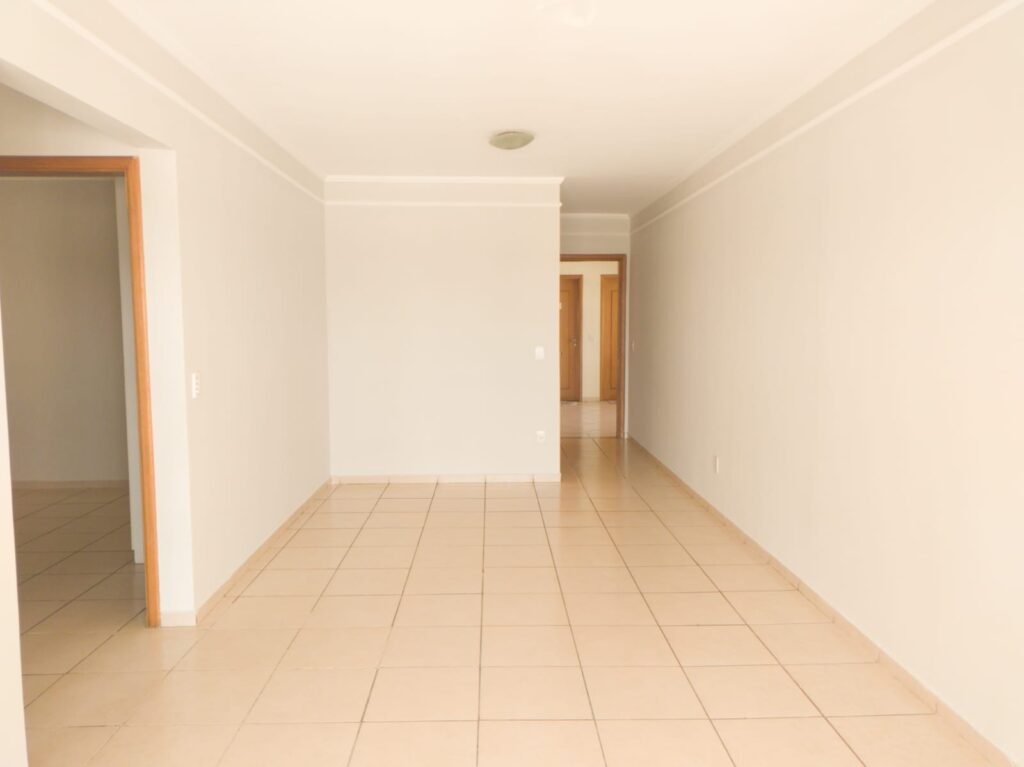 Vende-se apto 2 dormitórios c/ piscina e elevador próximo ao centro $ 335.000,00