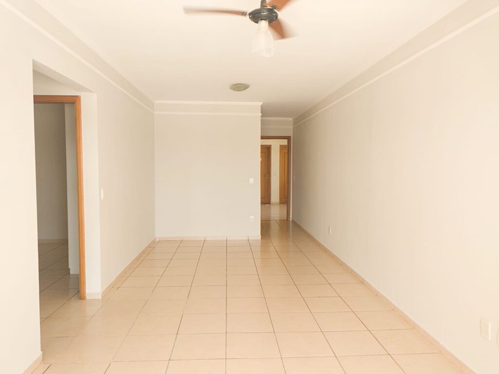 Vende-se apto 2 dormitórios c/ piscina e elevador próximo ao centro $ 335.000,00
