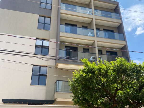 Aluga-se Flat novo ao lado do HB $ 2.000,00