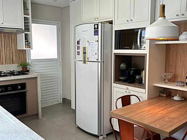 Vende-se belíssimo apto na Vila Imperial $ 780.000,00