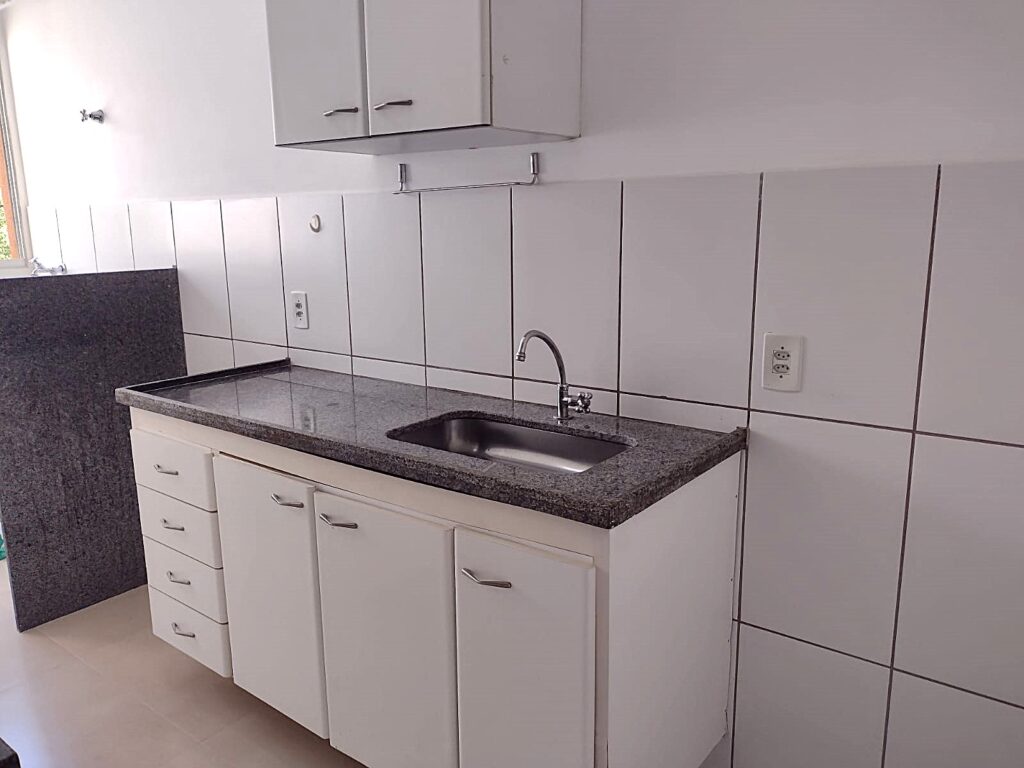 Vende-se apto Higienópolis c/ elevador $ 270.000,00