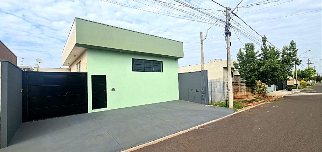 Vende-se Salão + Casa $ 335.000,00