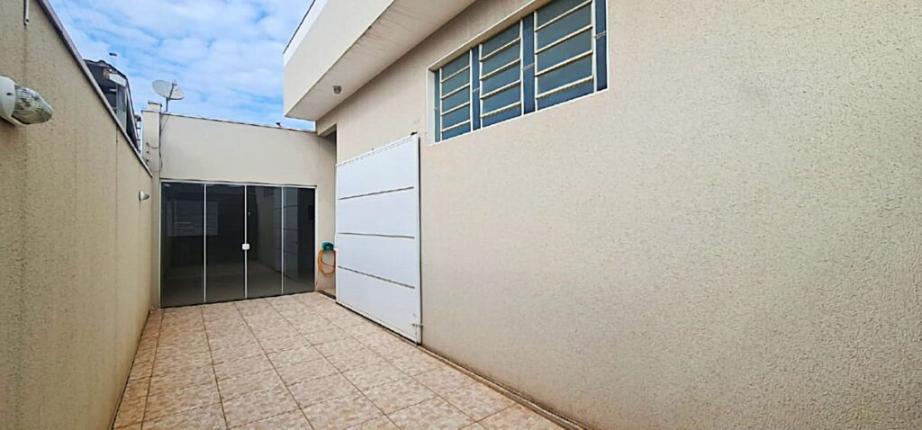 Vende-se Salão + Casa $ 335.000,00