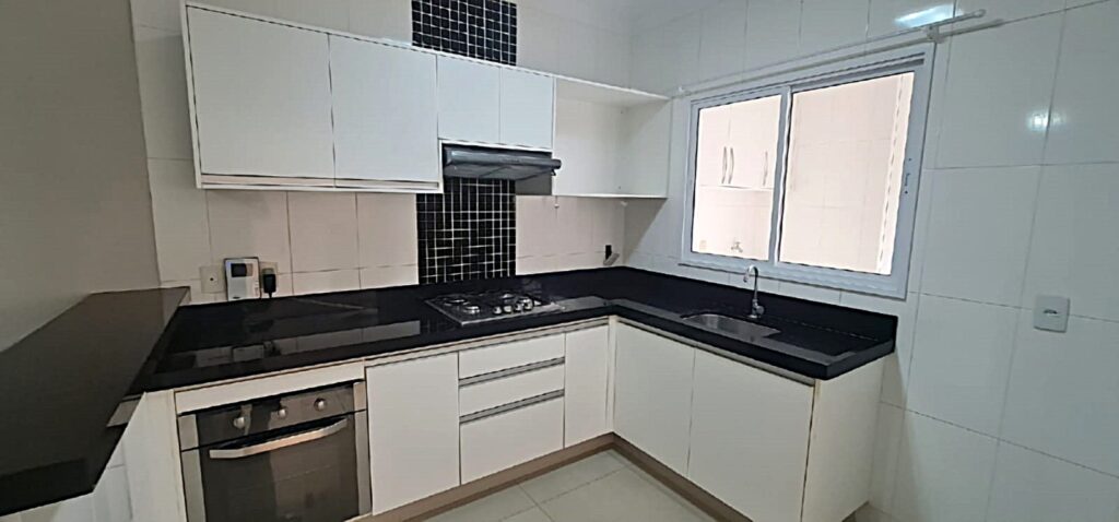 Vende-se Salão + Casa $ 335.000,00