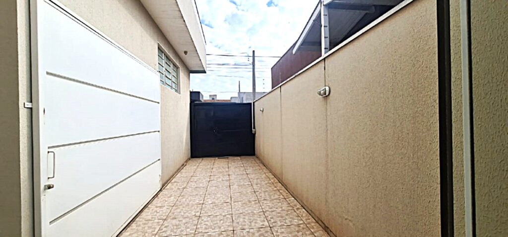 Vende-se Salão + Casa $ 335.000,00