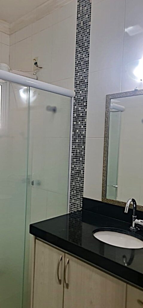 Vende-se Salão + Casa $ 335.000,00