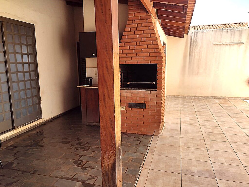 Vende-se casa Jd. Caparroz $ 490.000,00 Vende-se casa Jd. Caparroz $ 490.000,00
