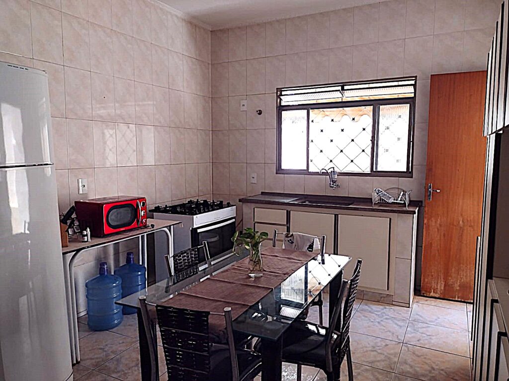 Vende-se casa Jd. Caparroz $ 490.000,00 Vende-se casa Jd. Caparroz $ 490.000,00