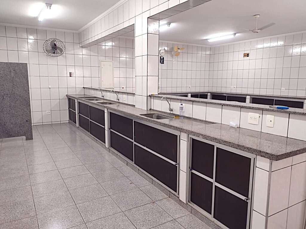 Vende-se ou Aluga-se excelente imóvel comercial $ 1.300.000,00