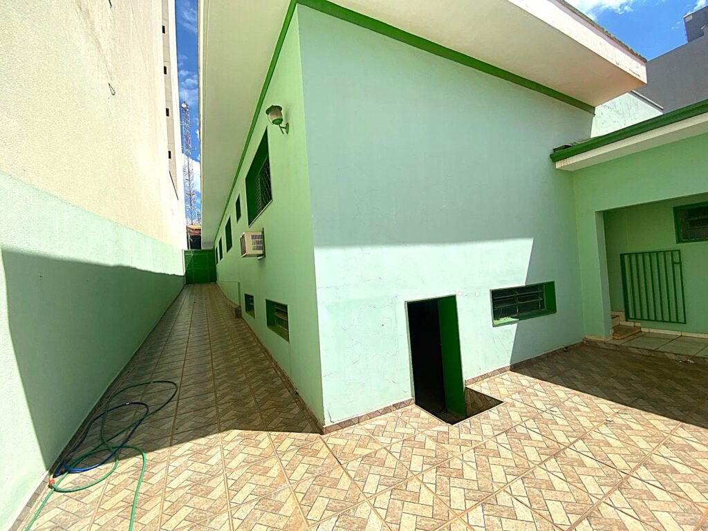 Vende-se/Aluga-se imóvel comercial no Centro $ 2.500.000,00
