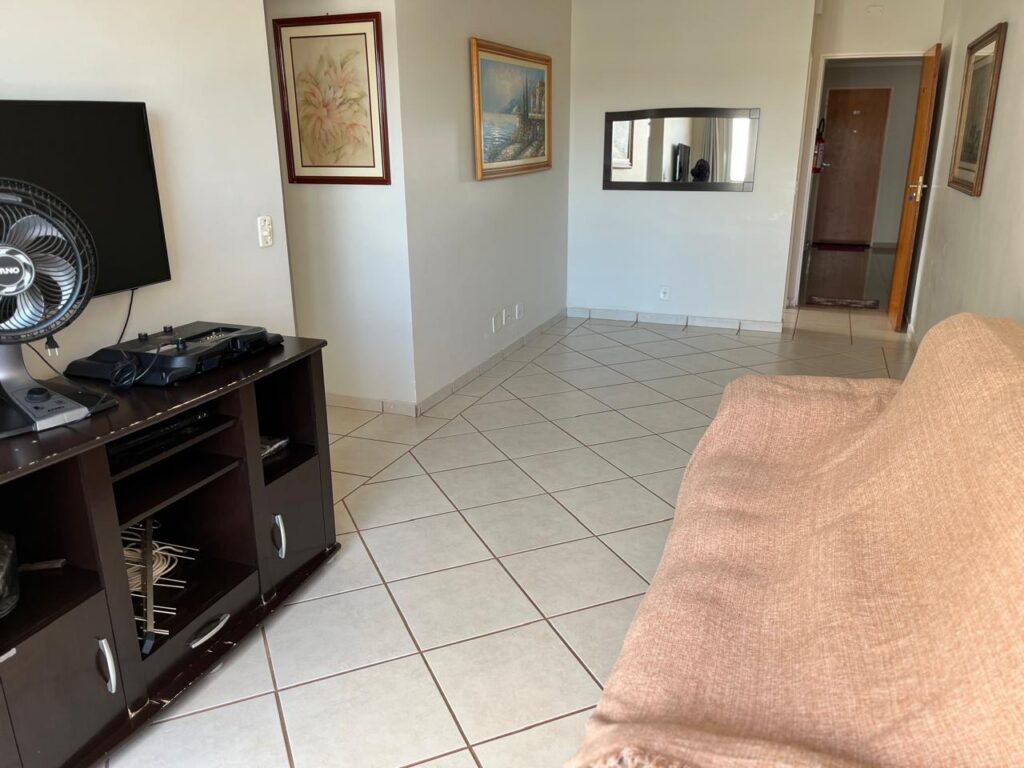 Aluga-se excelente apto de 02 dormitórios c/ elevador $ 1.900,00