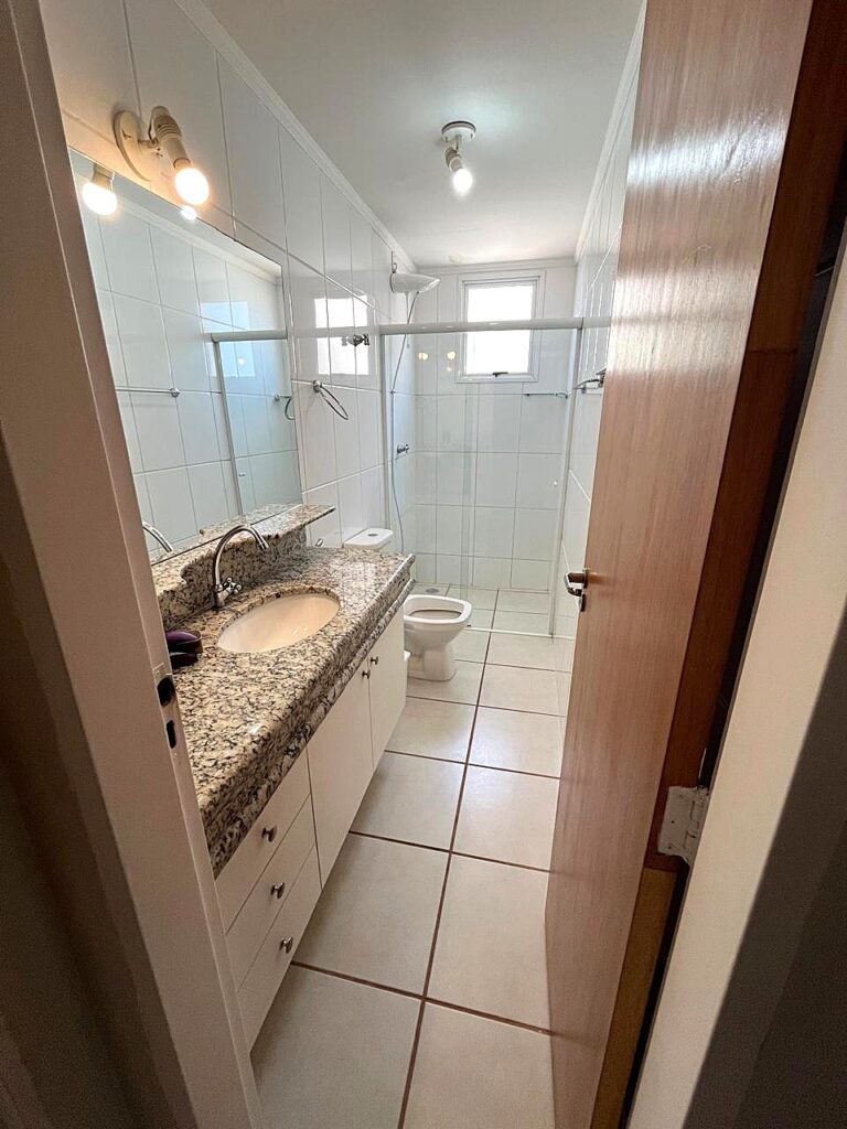 Aluga-se excelente apto de 02 dormitórios c/ elevador $ 1.900,00