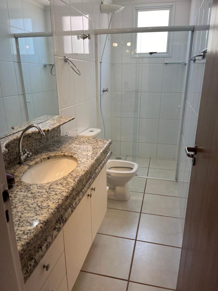 Aluga-se excelente apto de 02 dormitórios c/ elevador $ 1.900,00