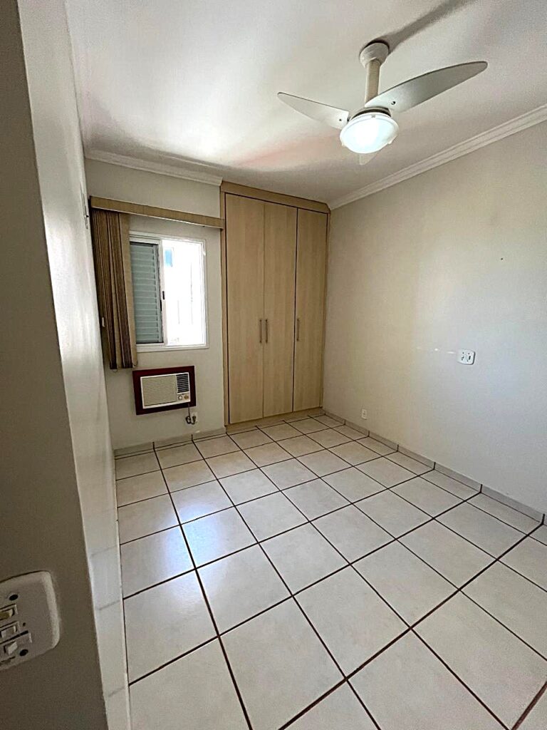 Aluga-se excelente apto de 02 dormitórios c/ elevador $ 1.900,00