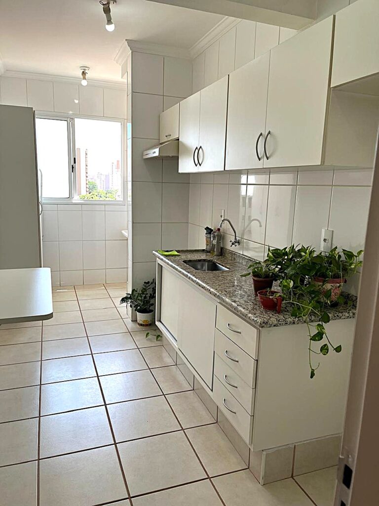 Aluga-se excelente apto de 02 dormitórios c/ elevador $ 1.900,00