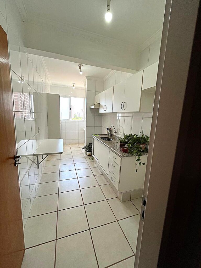 Aluga-se excelente apto de 02 dormitórios c/ elevador $ 1.900,00