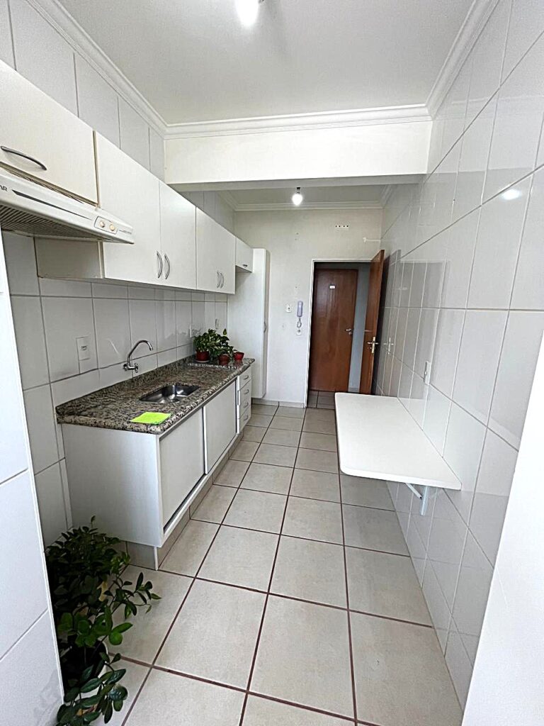 Aluga-se excelente apto de 02 dormitórios c/ elevador $ 1.900,00