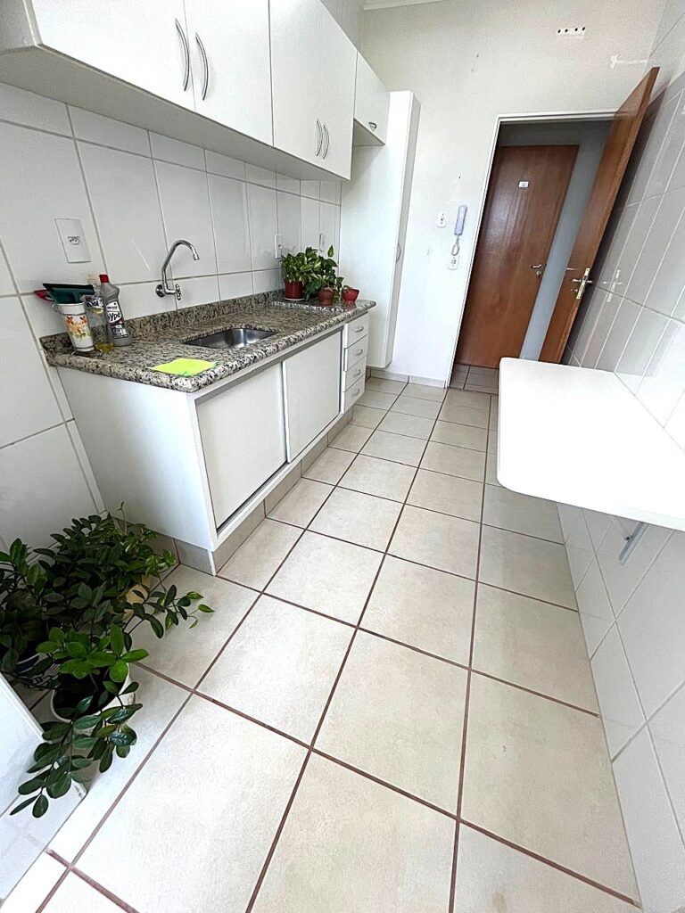 Aluga-se excelente apto de 02 dormitórios c/ elevador $ 1.900,00