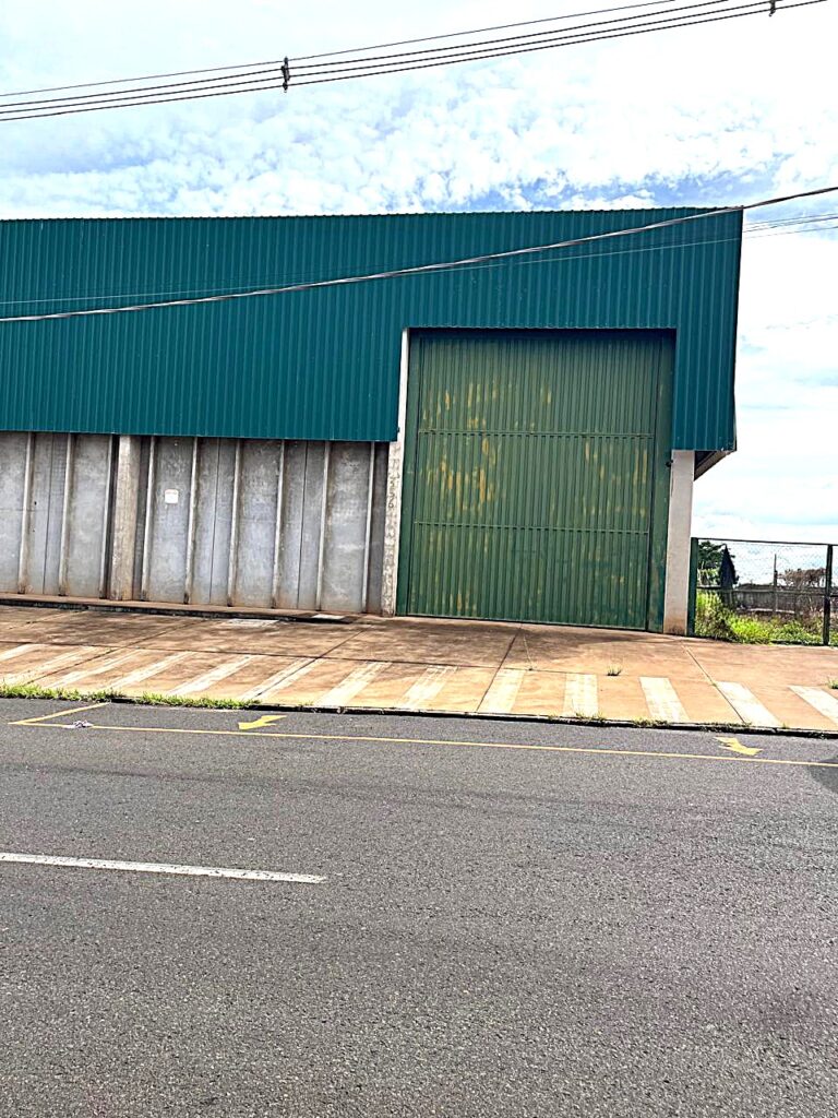 Aluga-se salão em Distrito Industrial $ 25.000,00