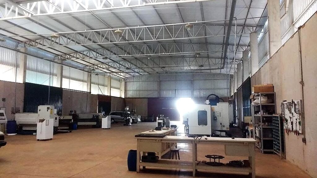 Aluga-se salão em Distrito Industrial $ 25.000,00