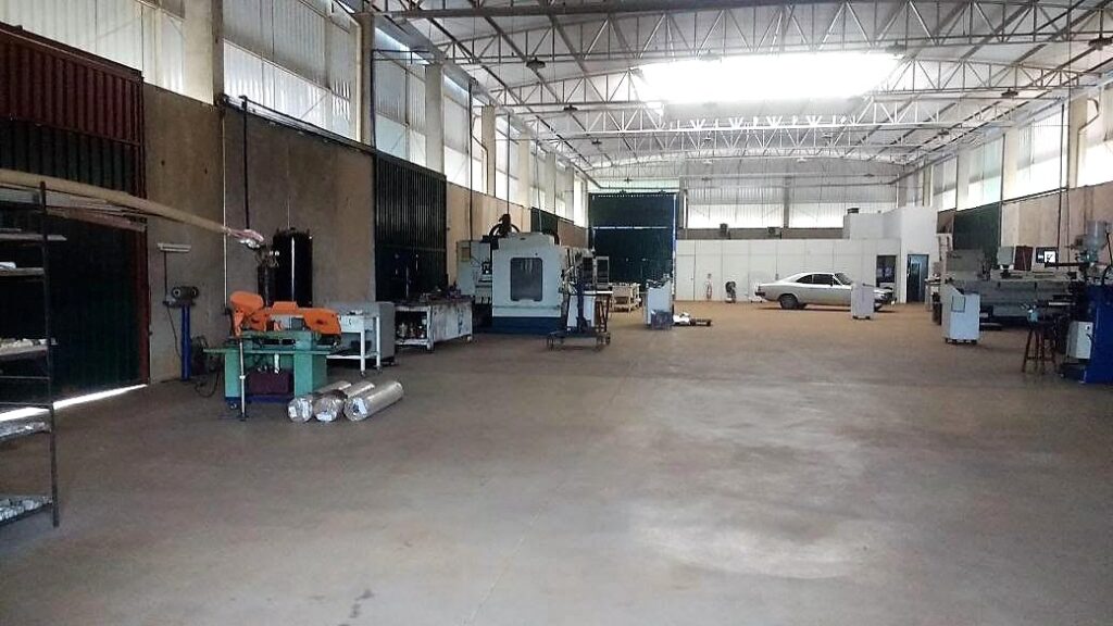 Aluga-se salão em Distrito Industrial $ 25.000,00