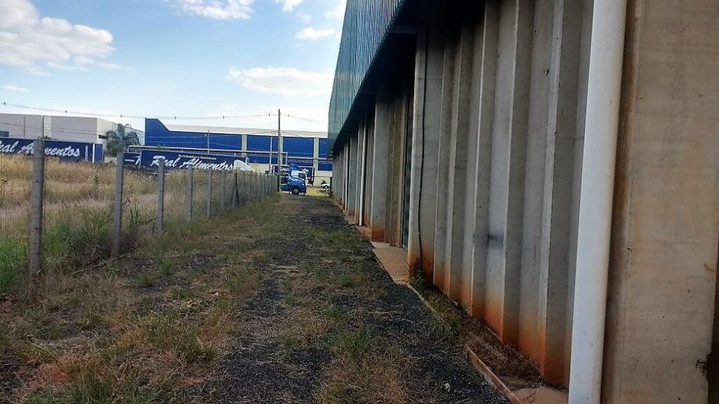 Aluga-se salão em Distrito Industrial $ 25.000,00