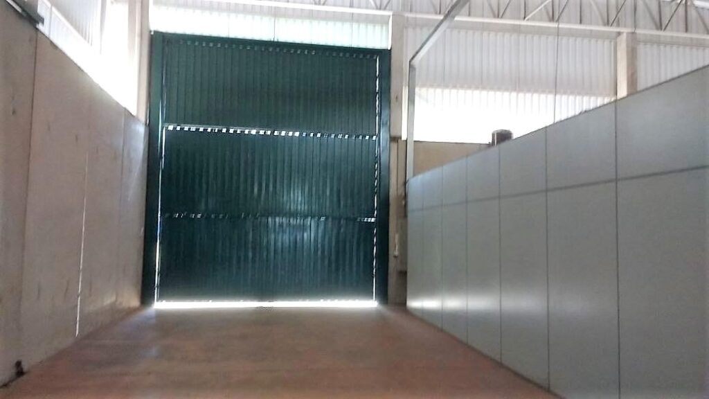 Aluga-se salão em Distrito Industrial $ 25.000,00