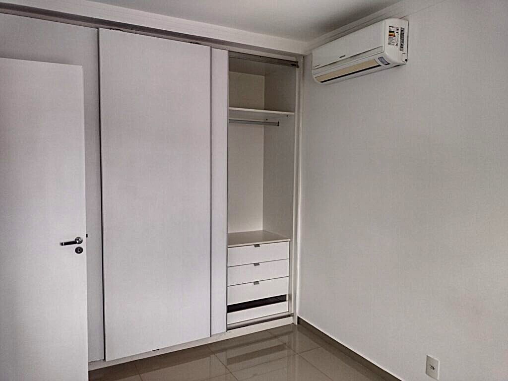 Aluga-se sobrado em condomínio fechado $ 3.200,00