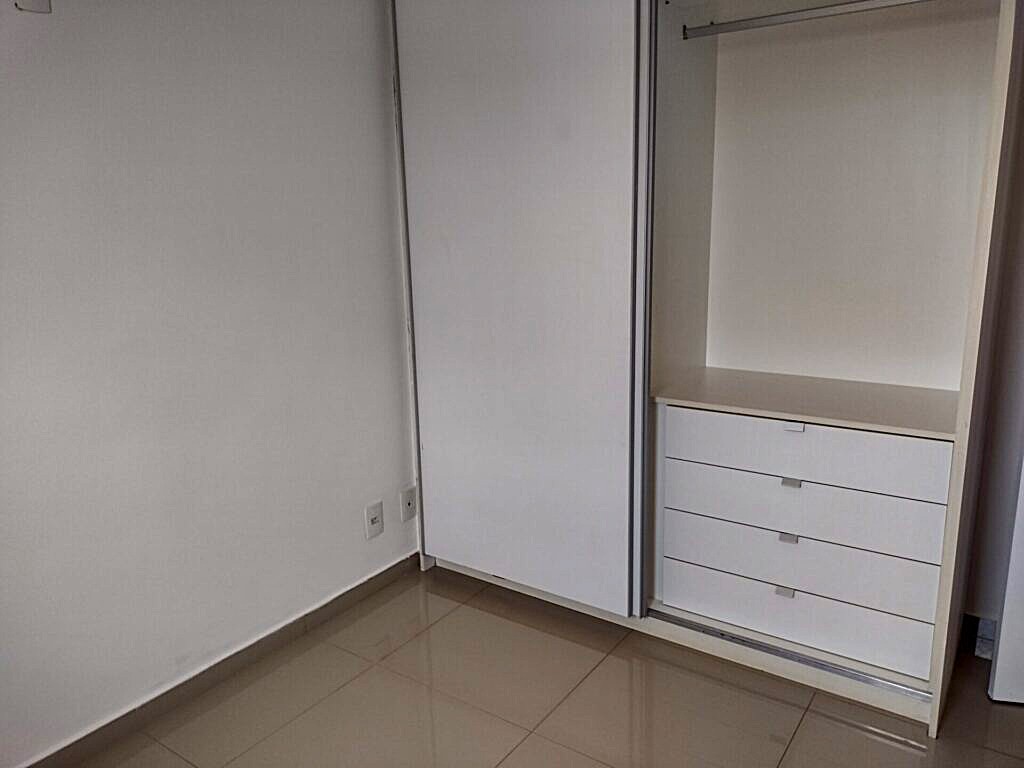 Aluga-se sobrado em condomínio fechado $ 3.200,00