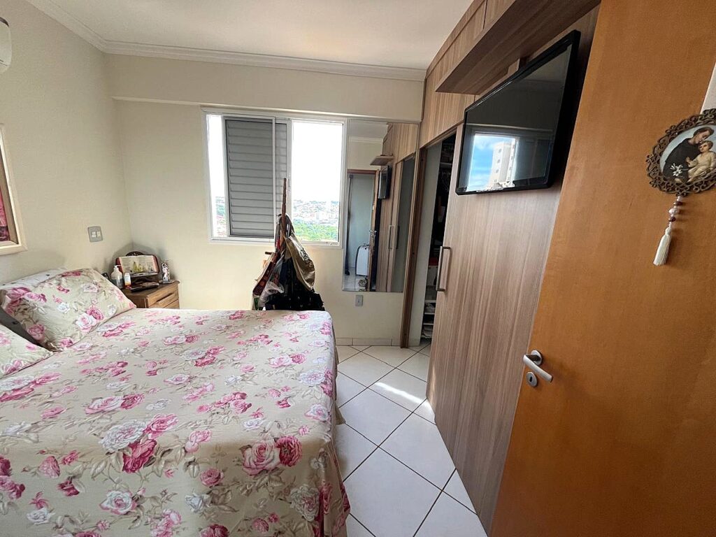 Vende-se apto na Boa Vista de 02 dormitórios com elevador $ 399.000,00