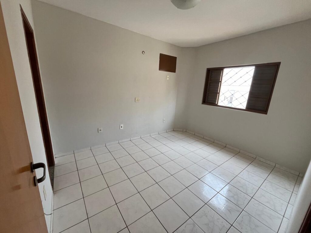 Vende-se Apto no Higienópolis de 02 dormitórios por $ 190.000,00