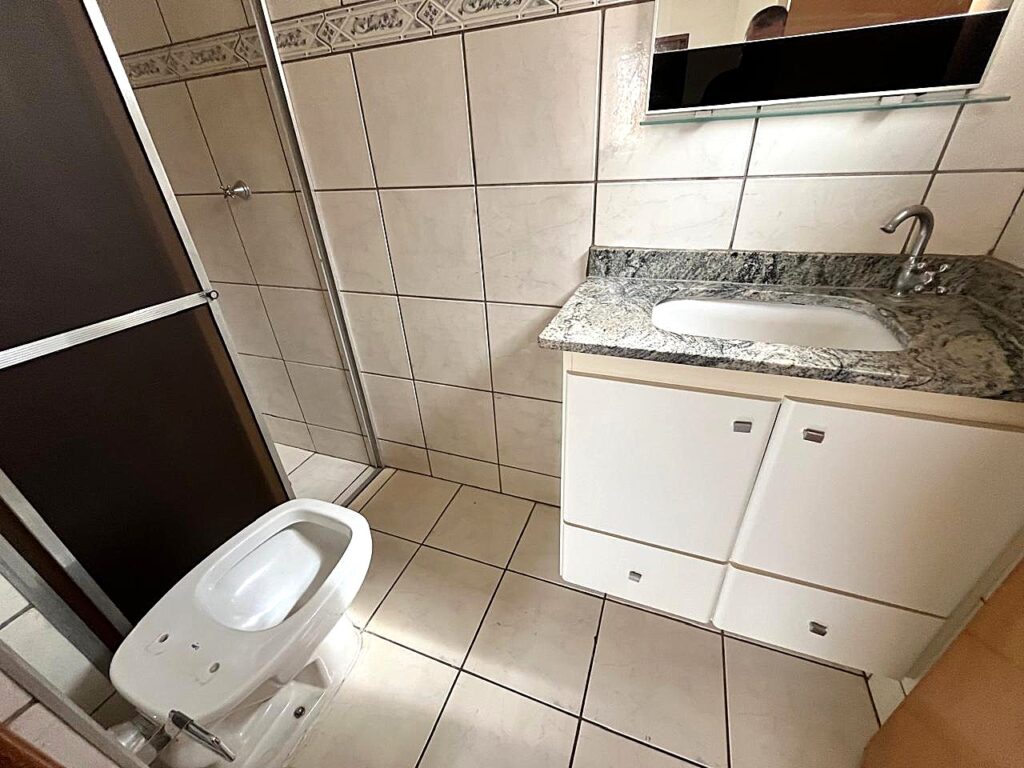 Vende-se Apto no Higienópolis de 02 dormitórios por $ 190.000,00