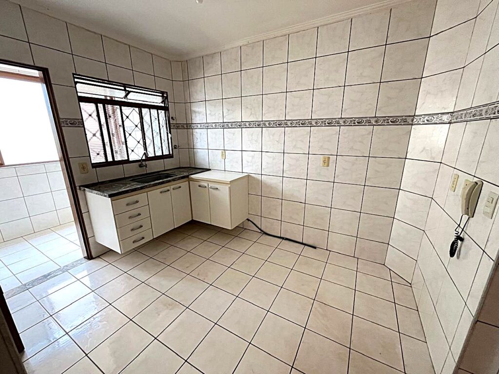 Vende-se Apto no Higienópolis de 02 dormitórios por $ 190.000,00