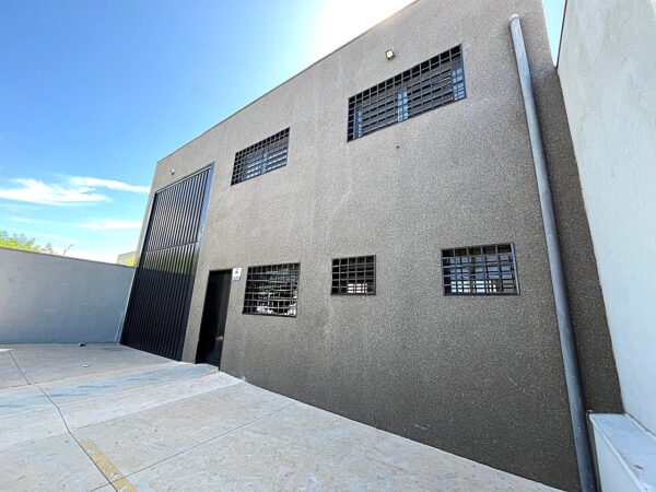 Aluga-se Salão 300m² $ 7.000,00