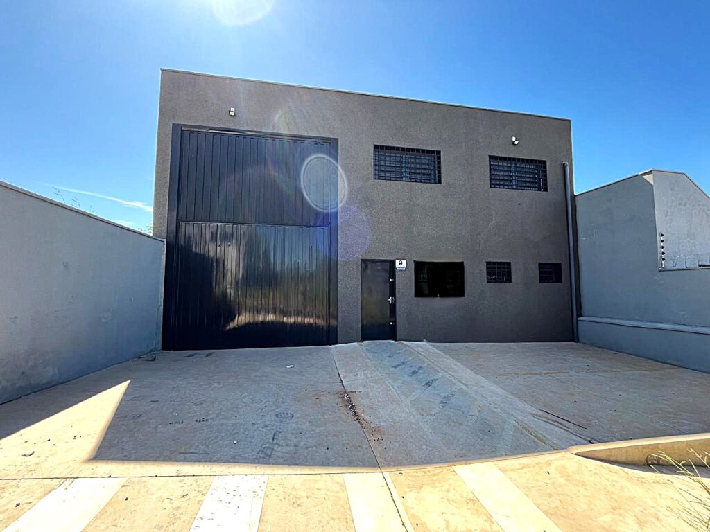 Aluga-se Salão 300m² $ 7.000,00