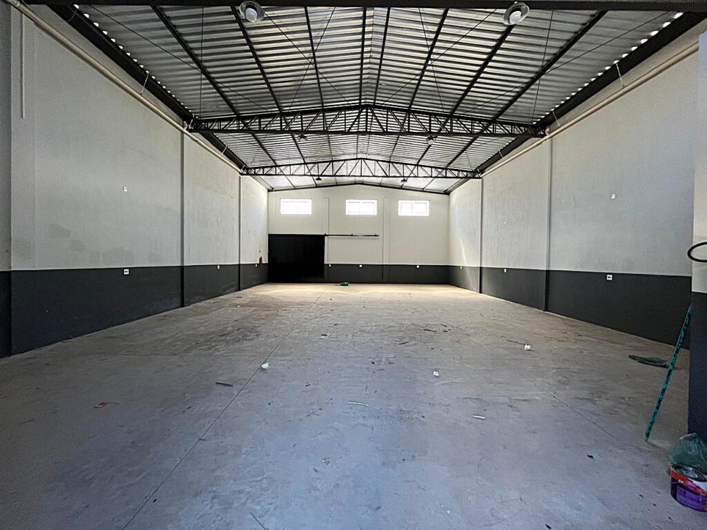 Aluga-se Salão 300m² $ 7.000,00