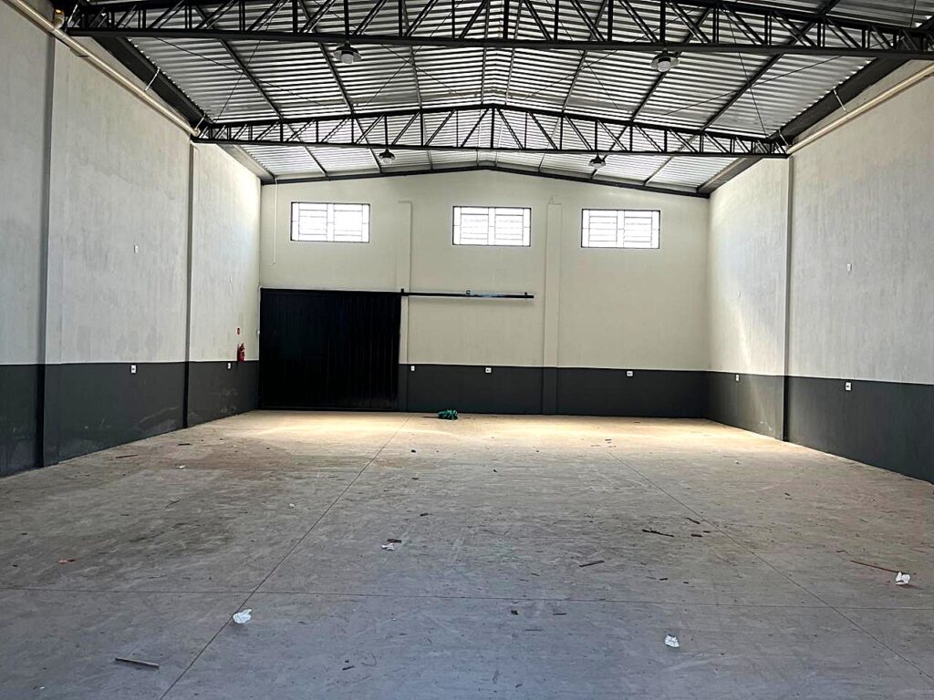 Aluga-se Salão 300m² $ 7.000,00