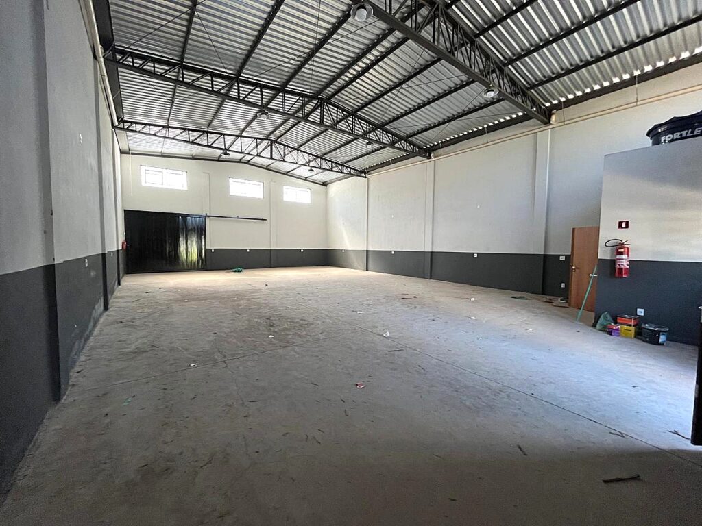 Aluga-se Salão 300m² $ 7.000,00