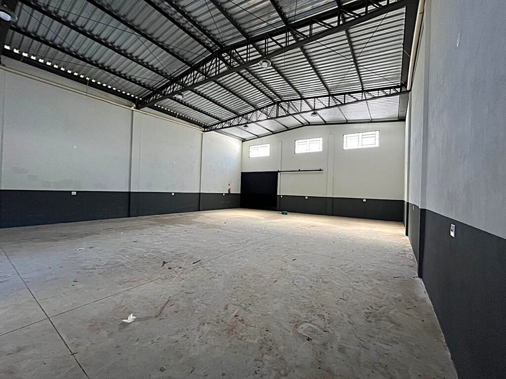 Aluga-se Salão 300m² $ 7.000,00