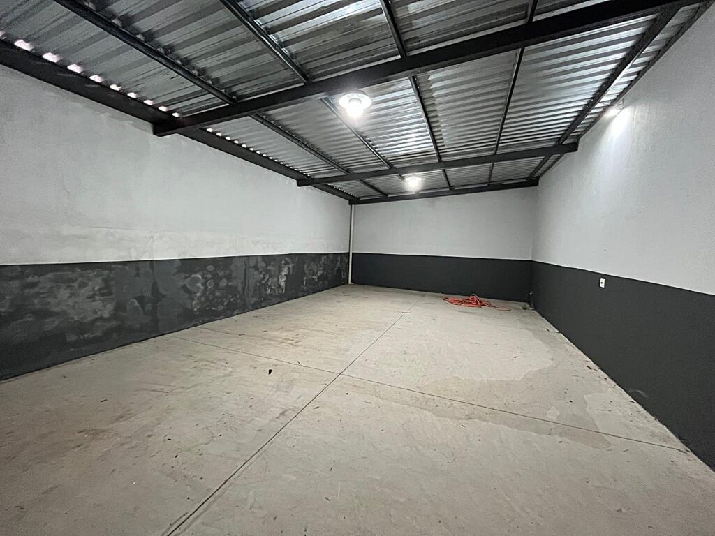 Aluga-se Salão 300m² $ 7.000,00