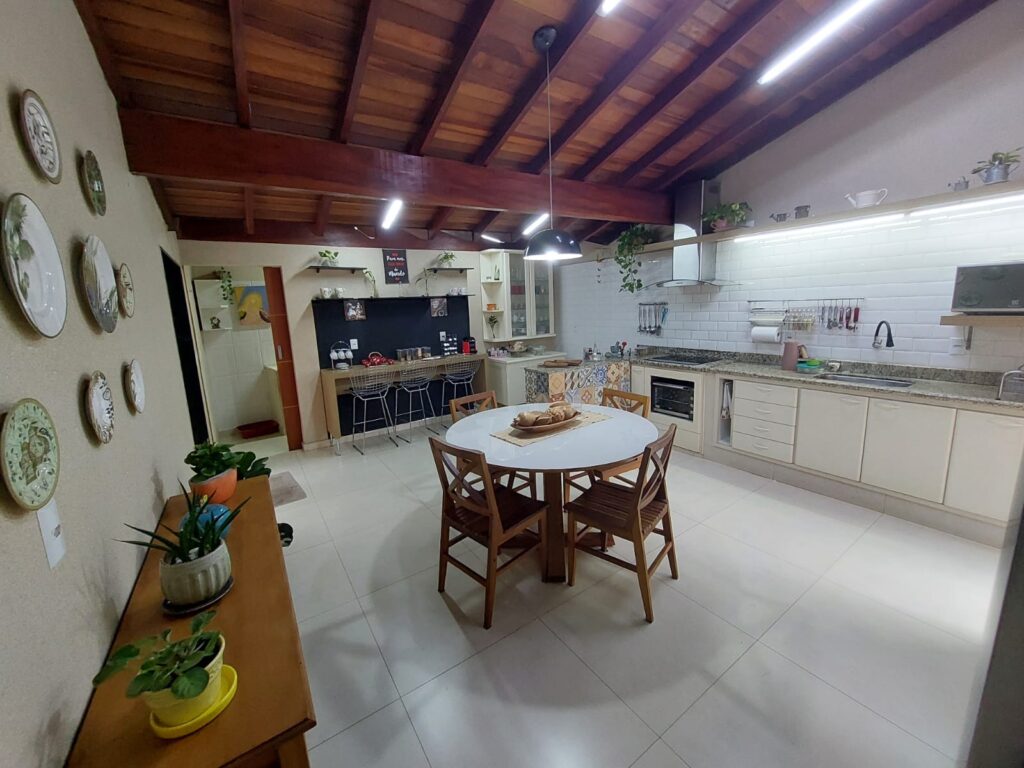 Vende-se casa São Manoel próximo ao Hospital de Base $ 810.000,00