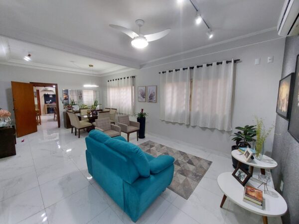 Vende-se casa São Manoel próximo ao Hospital de Base $ 810.000,00