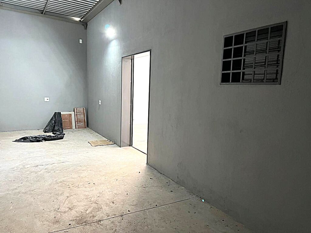 Aluga-se Salão novo em centro empresarial $ 3.800,00